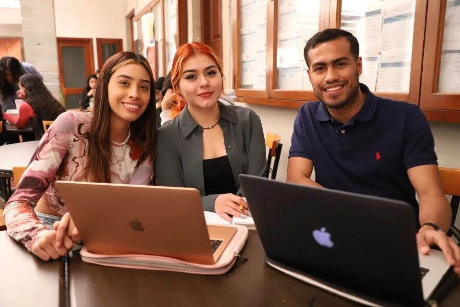 Recibe UG otra certificación