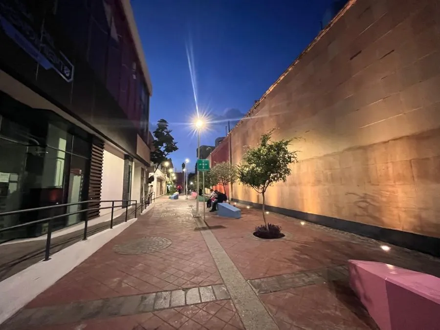 Capital Fresera continúa embelleciendo Centro Histórico