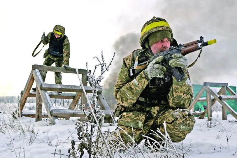 Van 55 mil soldados ucranianos muertos; inicia diálogo