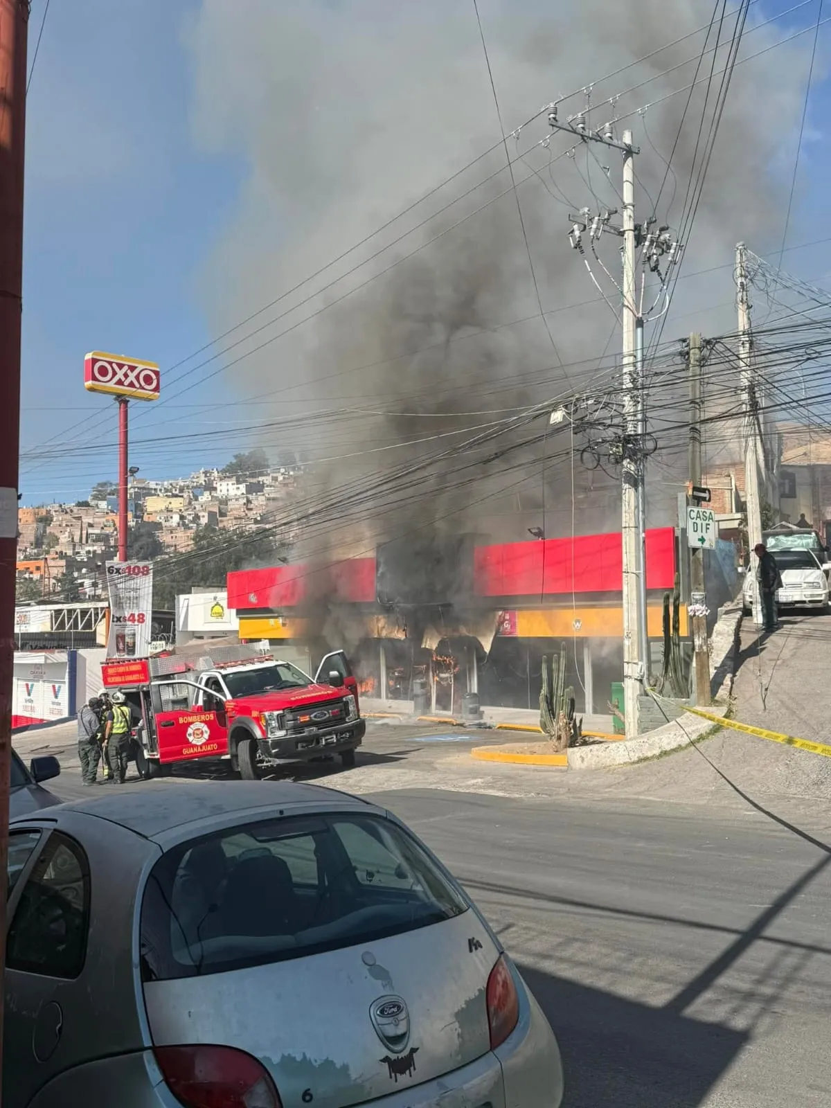 Aterrorizan ciudades de Guanajuato quemando tiendas