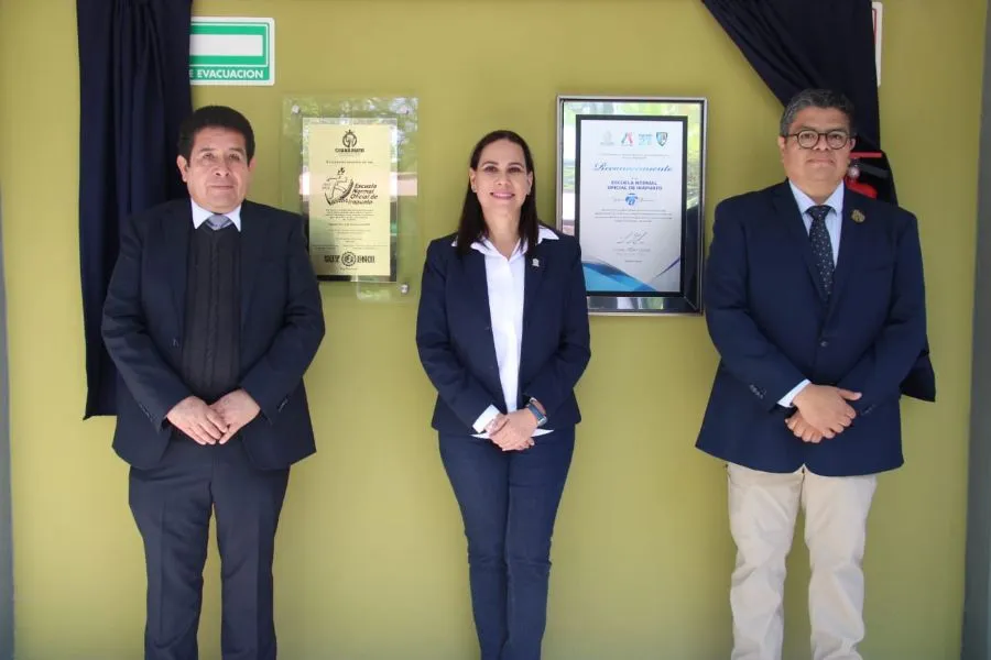 Escuela Normal Oficial de Irapuato conmemora aniversario