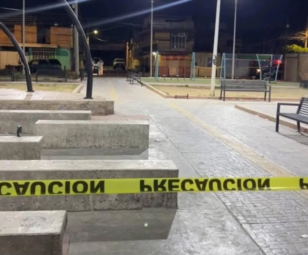 Ataque armado en parque deja 10 heridos y un muerto