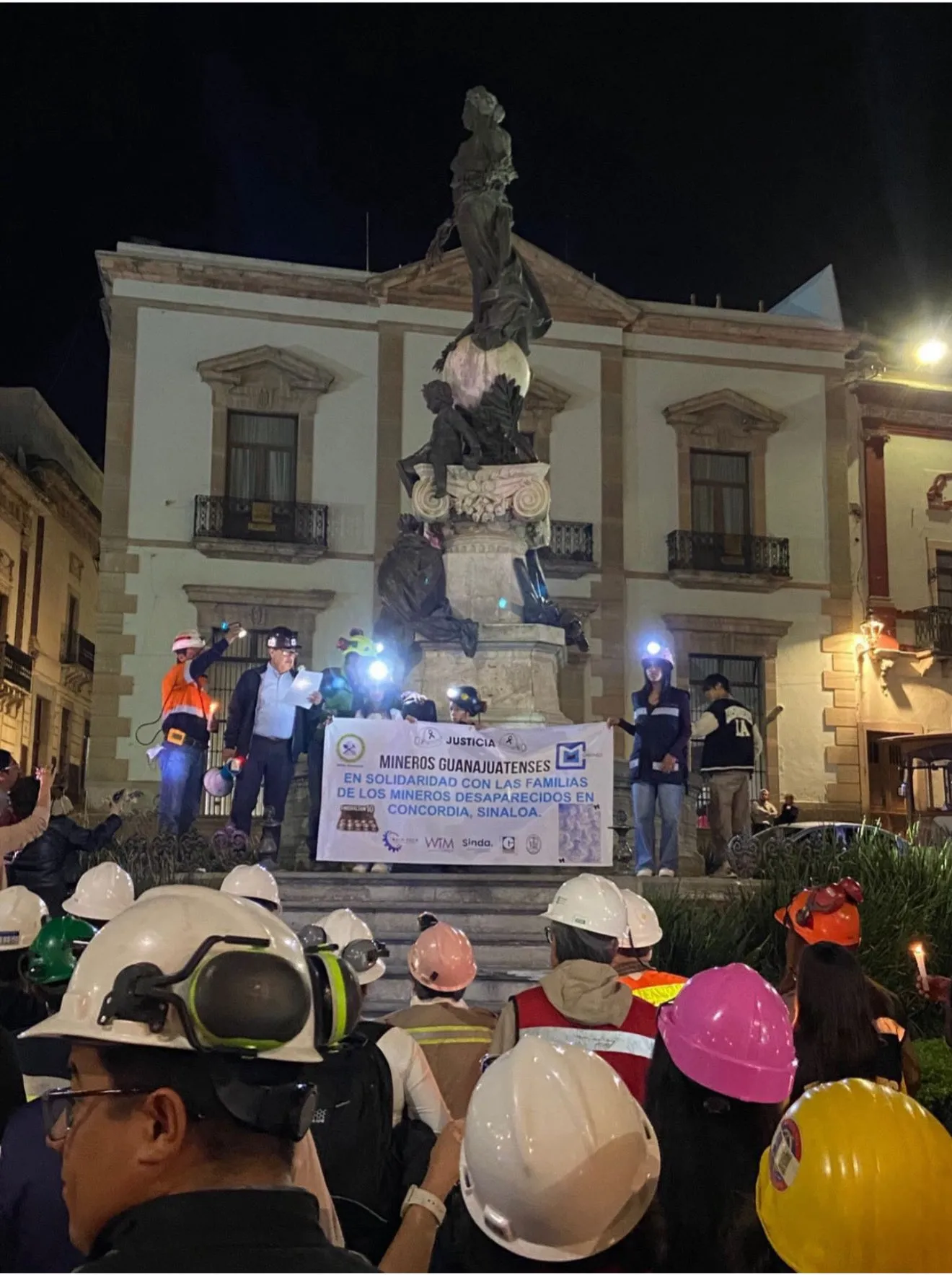 Marchan mineros en Guanajuato por asesinados en Sinaloa