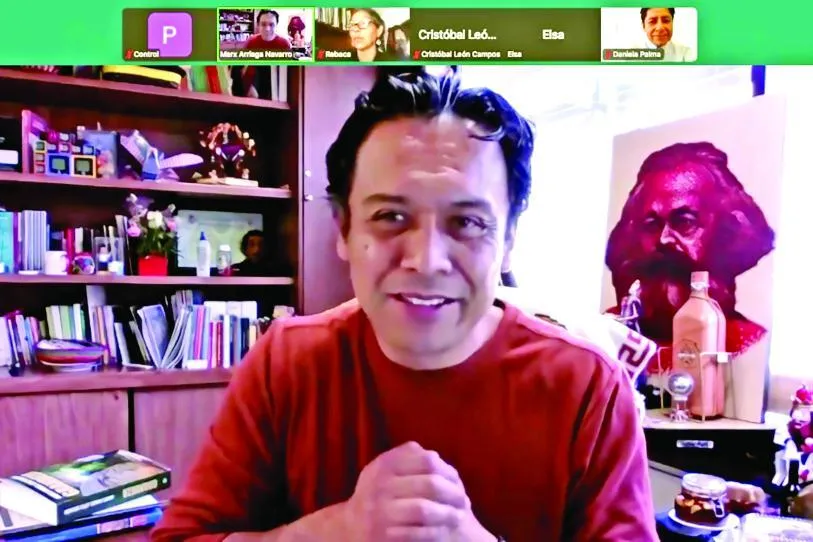 Marx frenó cambios a libros de texto, acusa SEP