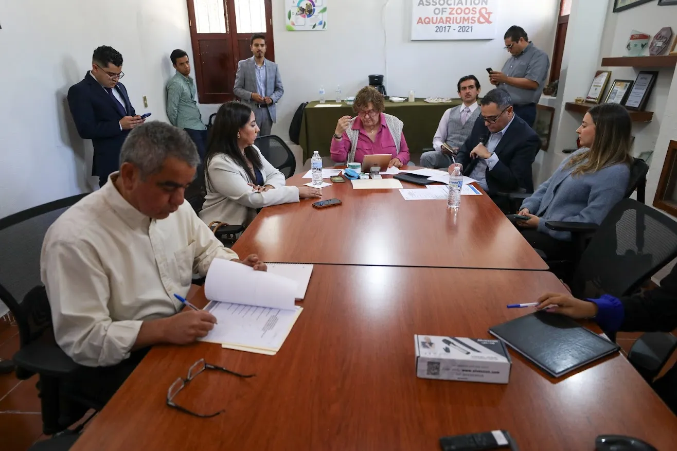 Recula Zoológico y descontrata a Román Salazar como su Director