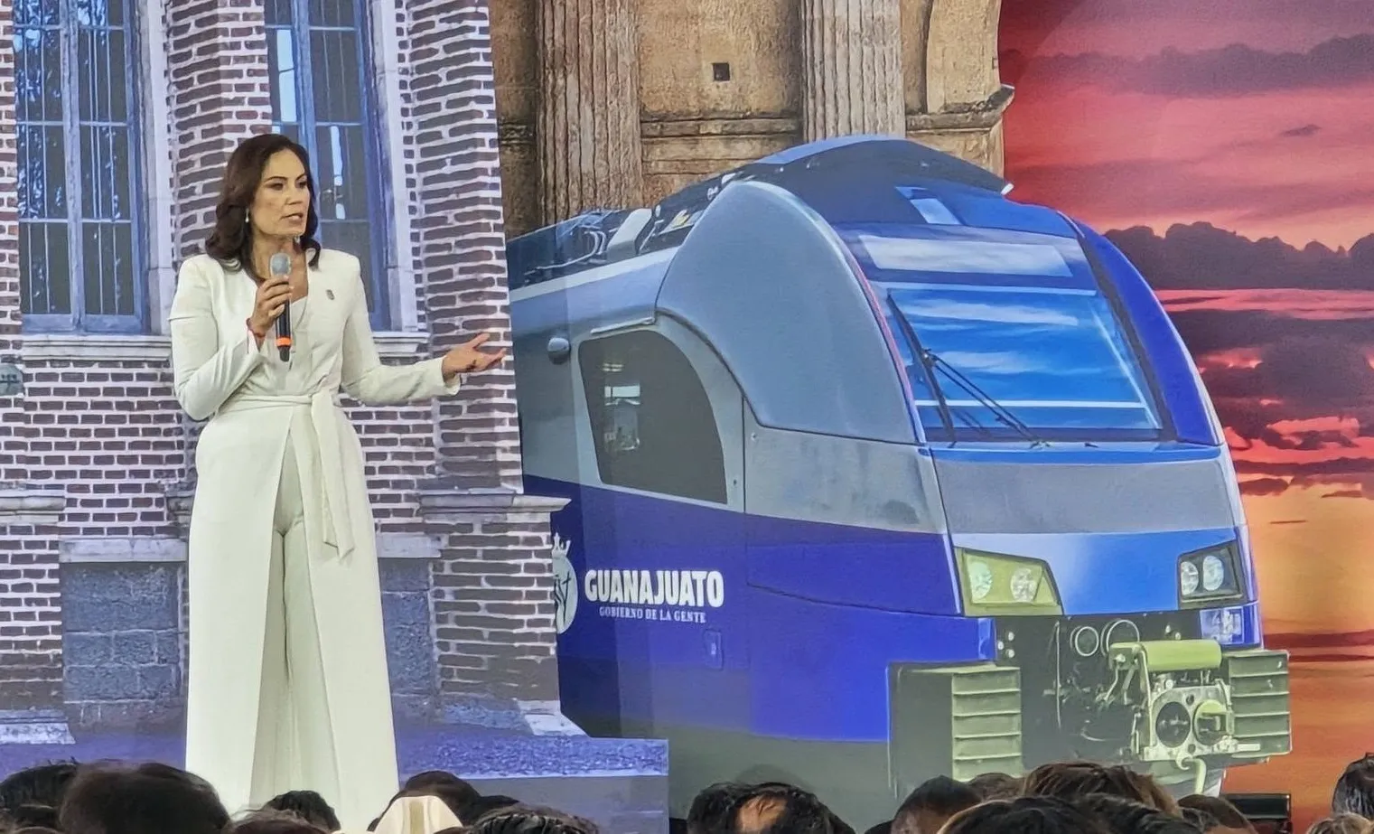 Reconoce Ale Gutiérrez trabajo de Gobernadora