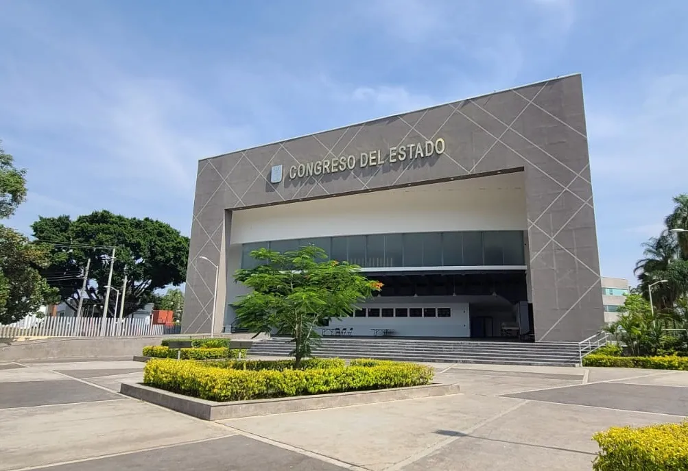 Plan B de Sheinbaum pegará a 16 congresos estatales