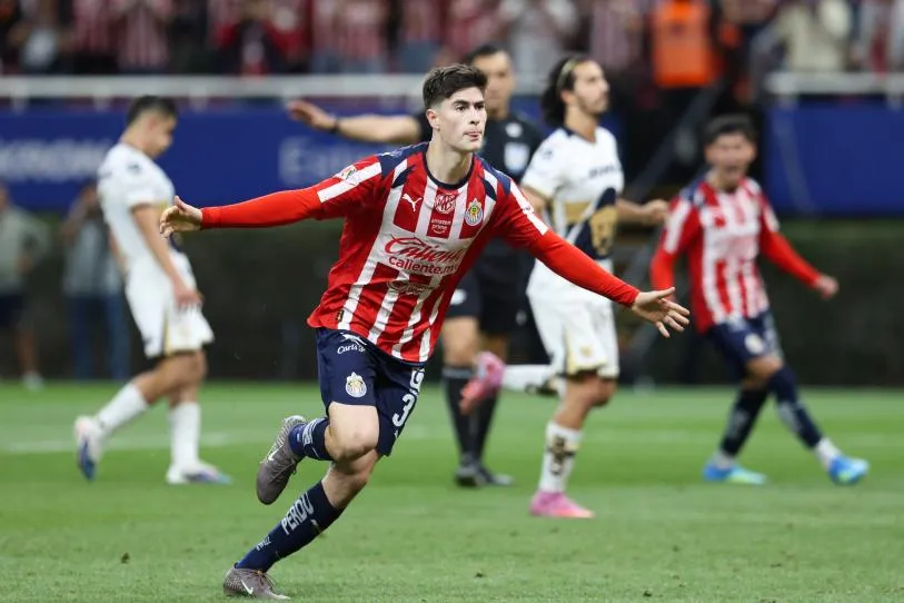 Rescata Chivas empate contra Pumas