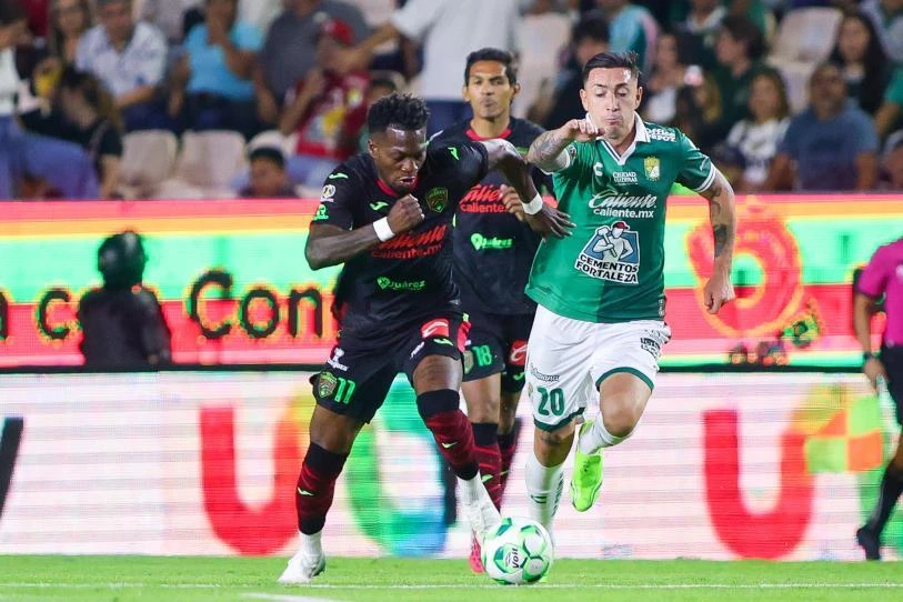 León vence a Juárez con doblete de Ismael Díaz y sigue soñando con la Liguilla