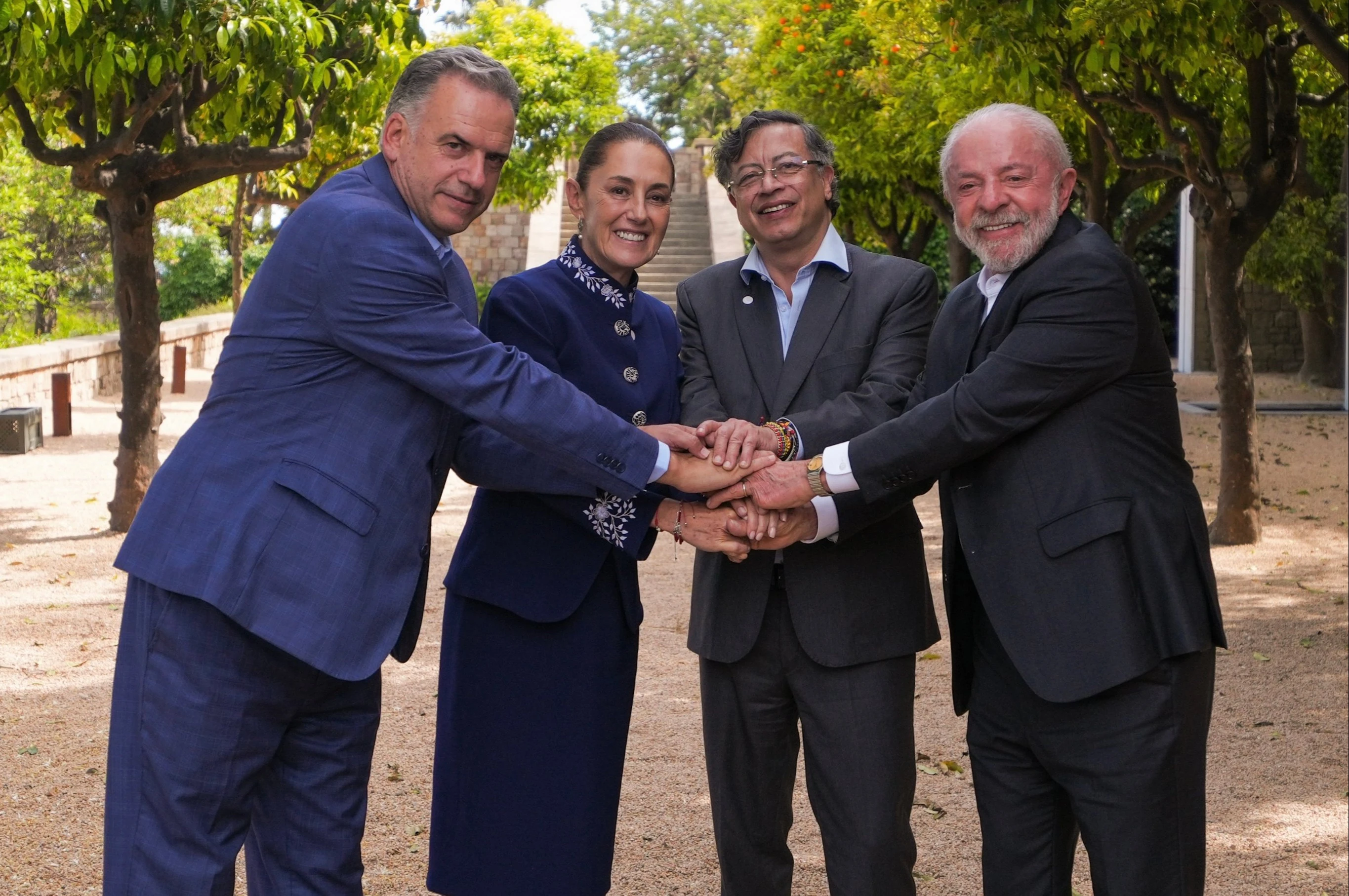 Sheinbaum y progres defienden 67 años de dictadura cubana