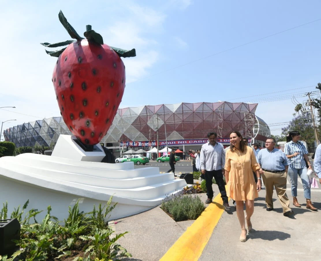 Presentan Fresa Monumental en Jardines de Irapuato