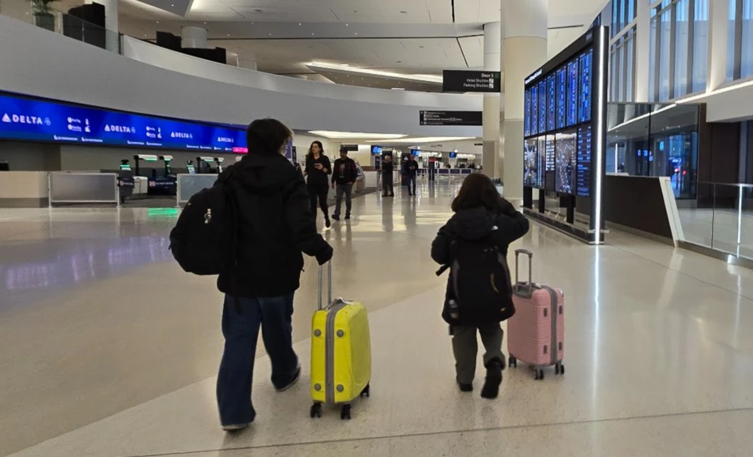 ¿Viajas con niños? Estos son los documentos obligatorios para no perder tu vuelo