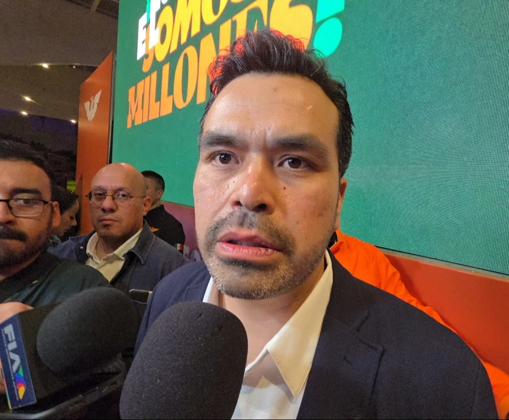 Máynez pide a Rocha Moya dejar la gubernatura