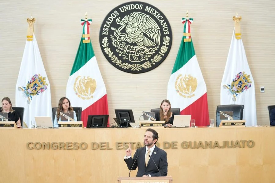 Aprueba Congreso reforma para regular celulares en escuelas