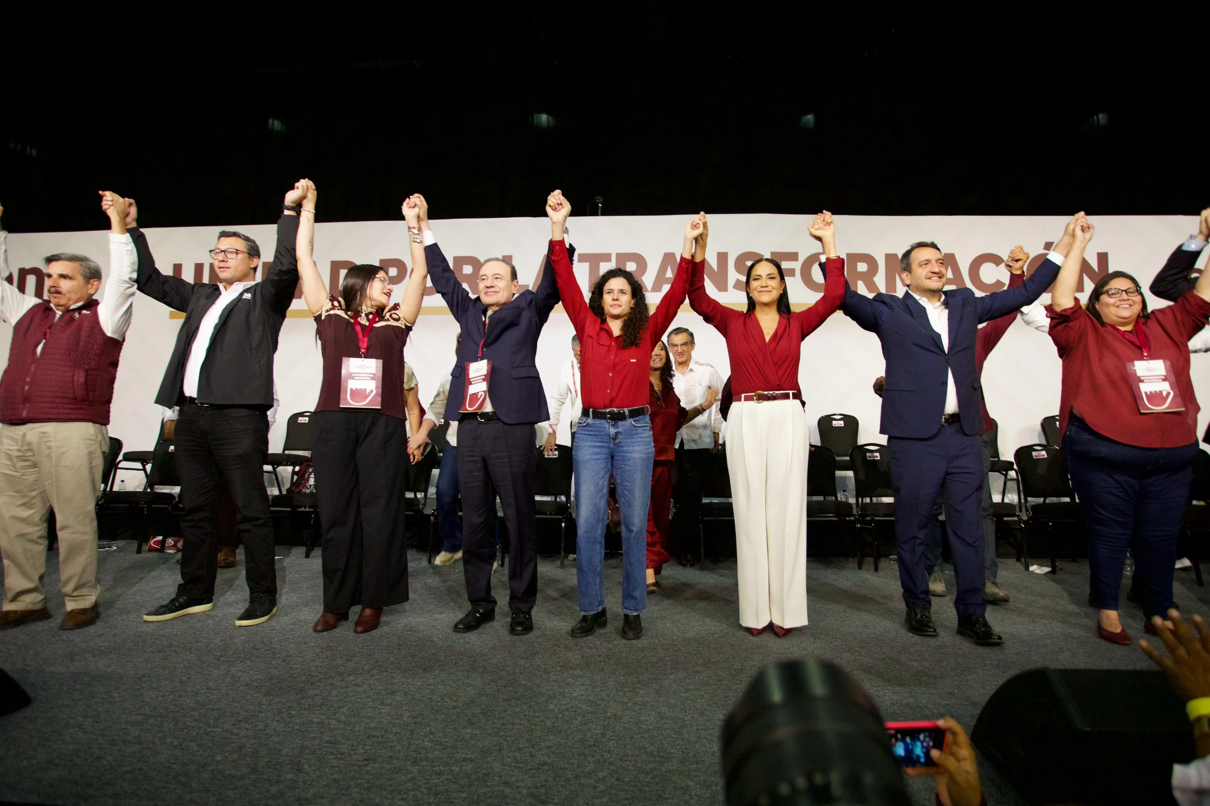 "¡Que viva el Presidente López Obrador!", clama Luisa María Alcalde