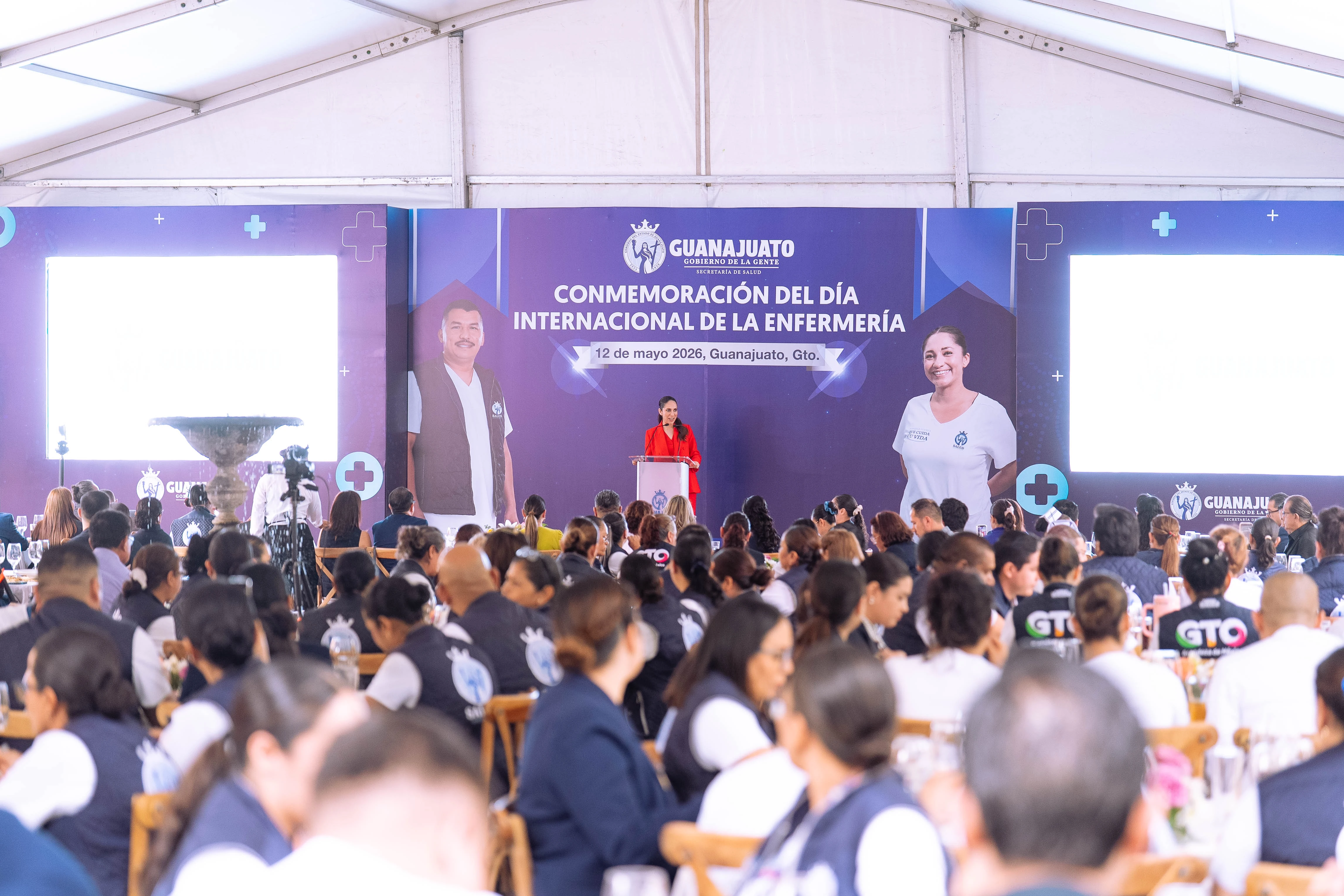 Maestros y enfermeras, celebrados por Gobernadora
