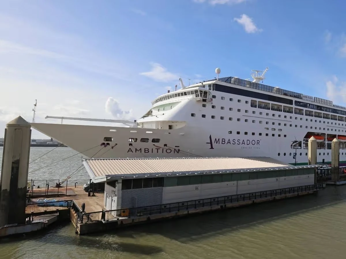 Confinan a mil 700 personas en otro crucero en Francia; reportan un muerto