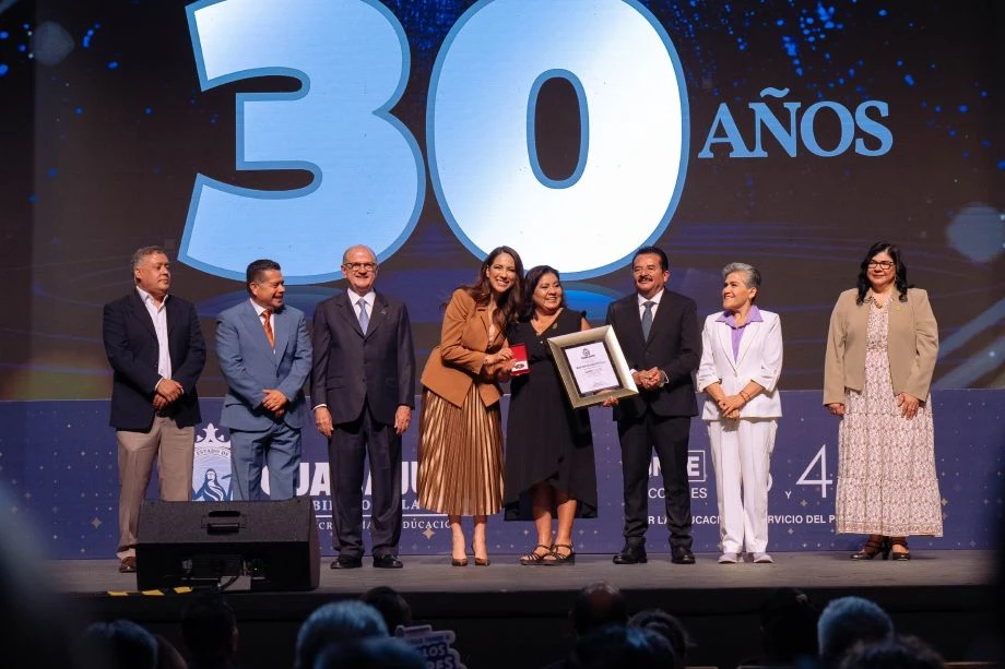 Honra Guanajuato a sus maestros