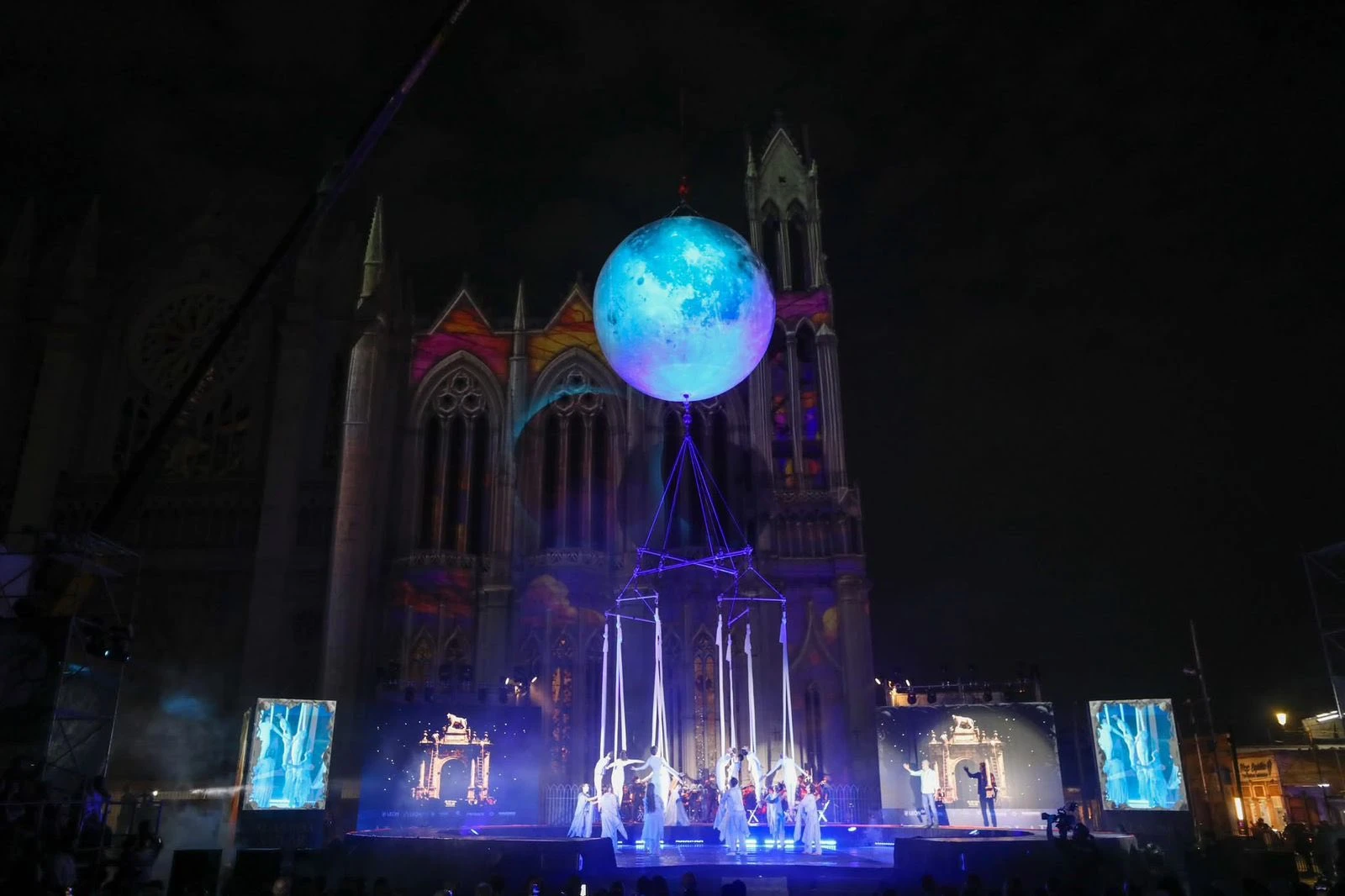 León presenta 'Alas para Volar'