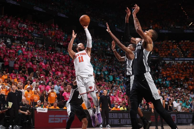 ¡Knicks pegan primero!
