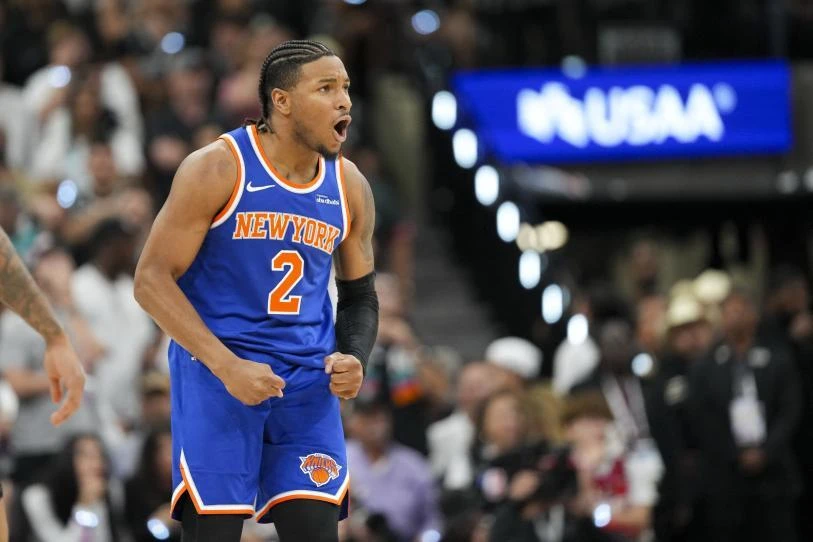 Knicks acaricia título tras imponerse en Juego 2 a Spurs