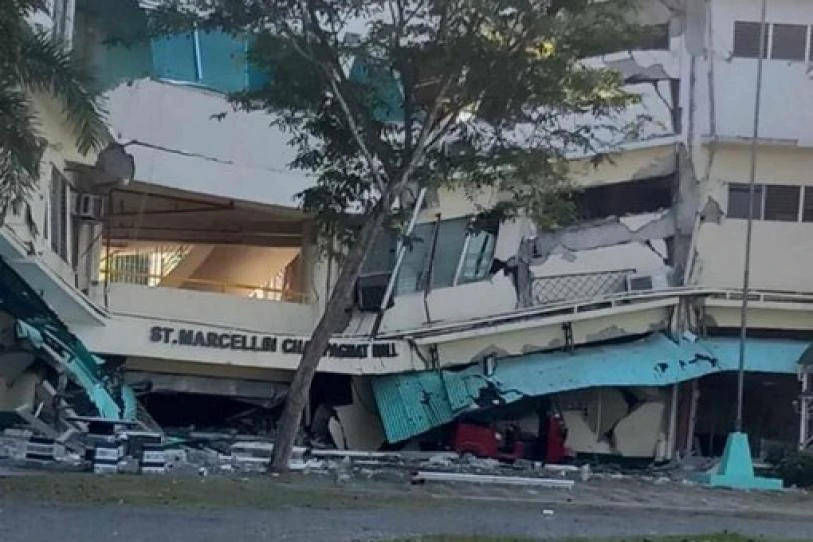 Terremoto de 7.8 golpea Filipinas; hay alerta de tsunami