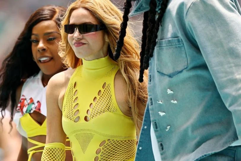 ¿Esa es Shakira? Acusan doble de la colombiana