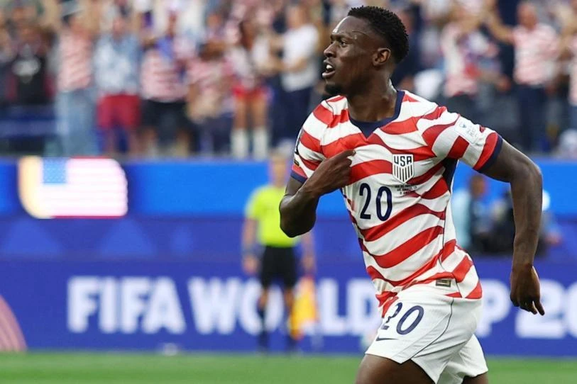 Estados Unidos vapulea a Paraguay en su debut 