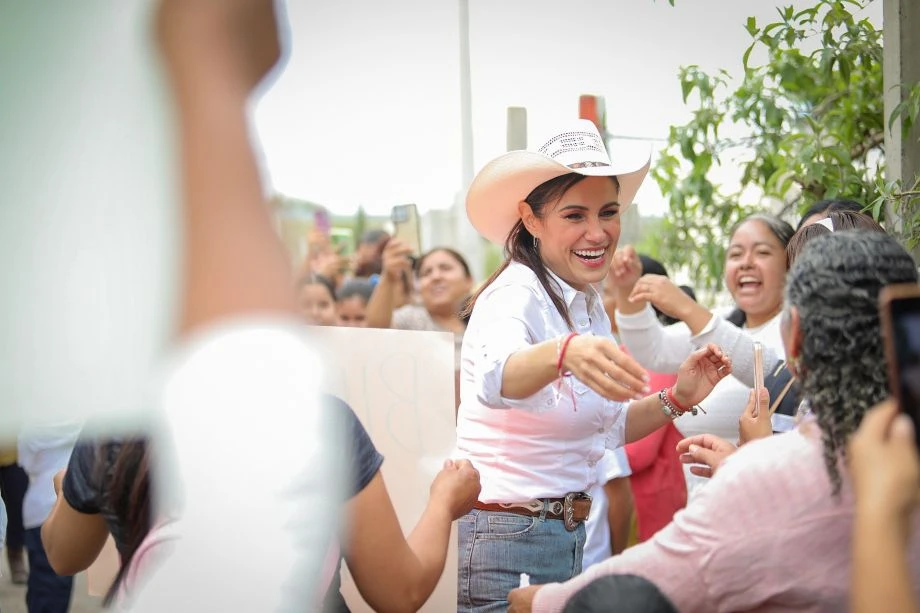 Refuerza Ale Gutiérrez trabajo con comunidades rurales