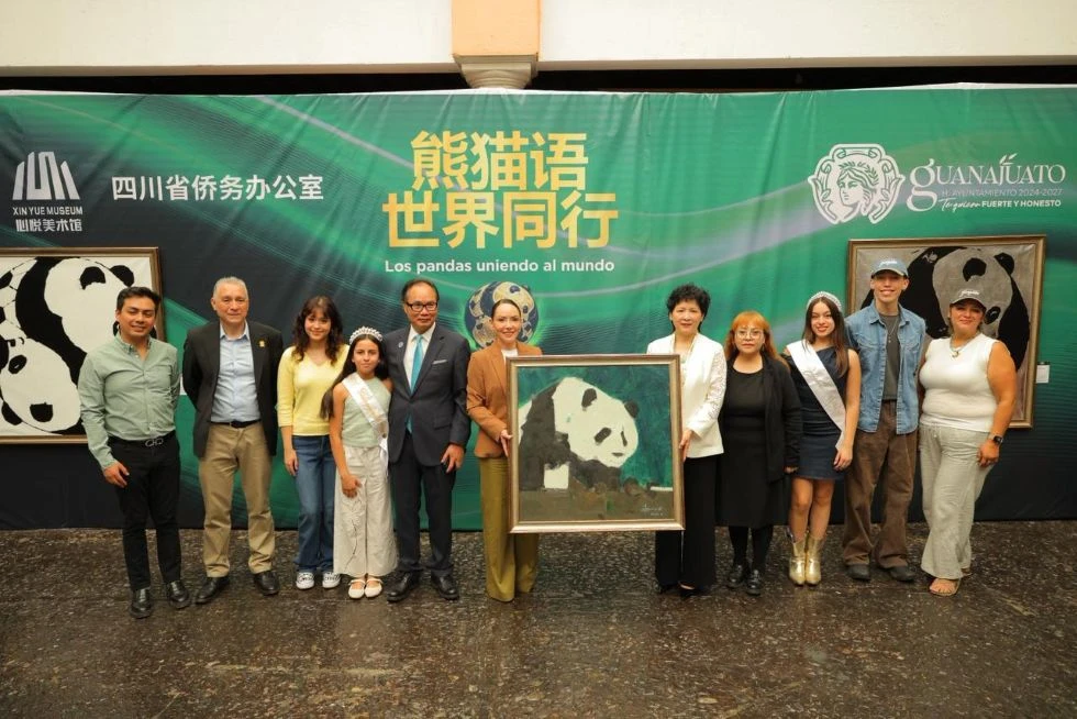 Estrechan lazos con China