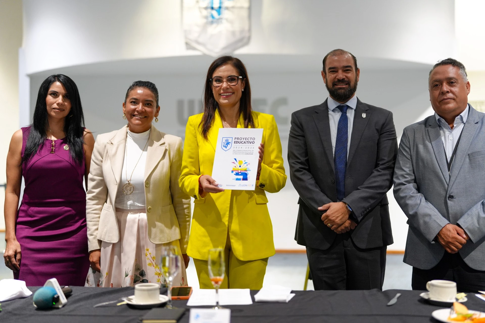 Resume León sus acciones por la educación
