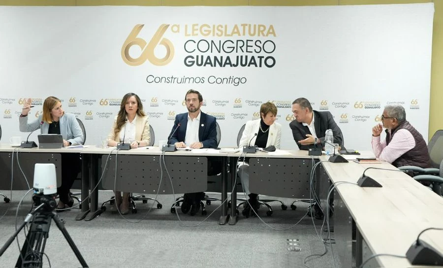 Le mandan revisión de cuentas a León