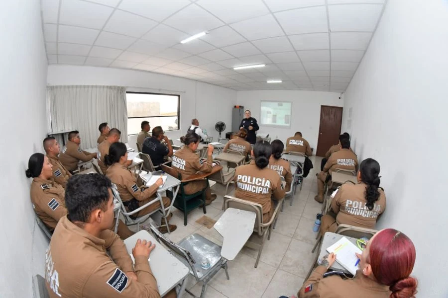 Fortalecen capacidades de Policía Turística