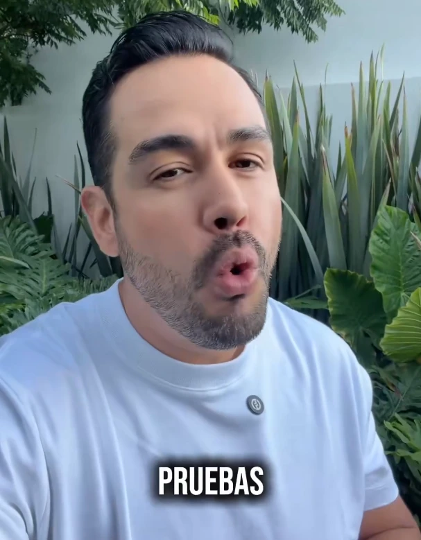 Asegura ser "perseguido político"