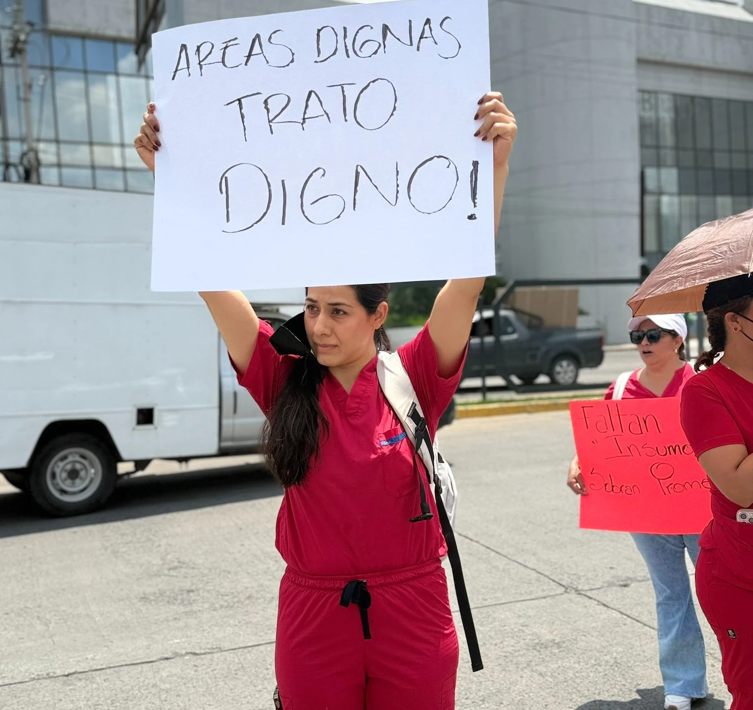 Bloquean médicos vialidad en León ante falta de insumos