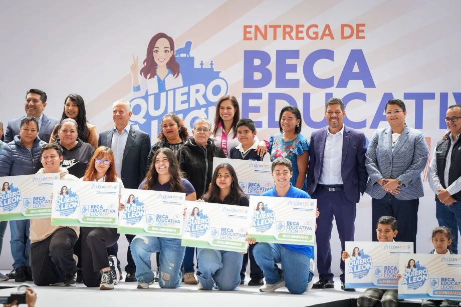 Premian a los mejores en matemáticas