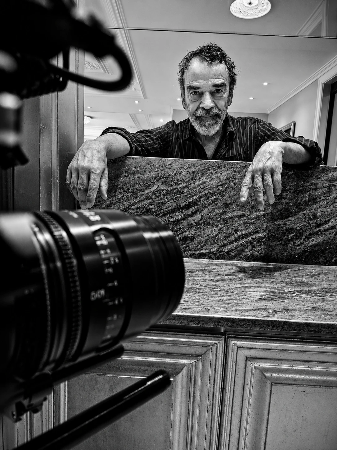 Vuelve Damián Alcázar; ahora filma con guanajuatenses