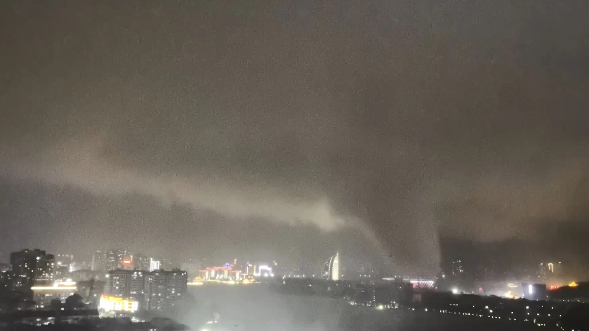 Brutal tornado arrasa ciudad china