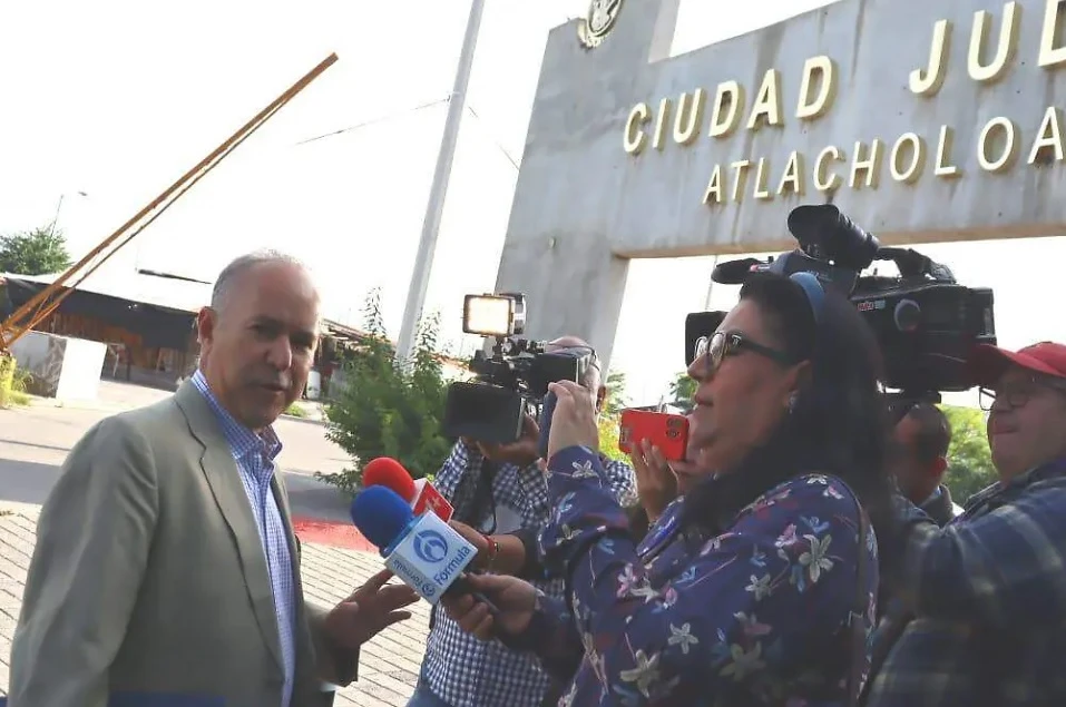 "¡Pégame pero no me dejes!"; el ridículo