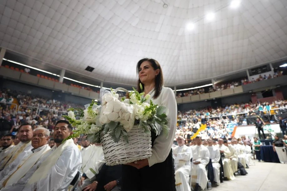 Asiste Alcaldesa a ordenación de Obispos Auxiliares