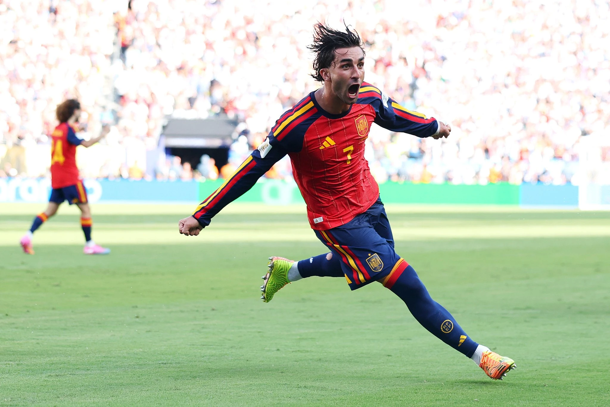 España gana el Mundial; se sobrepone a una sucia Argentina