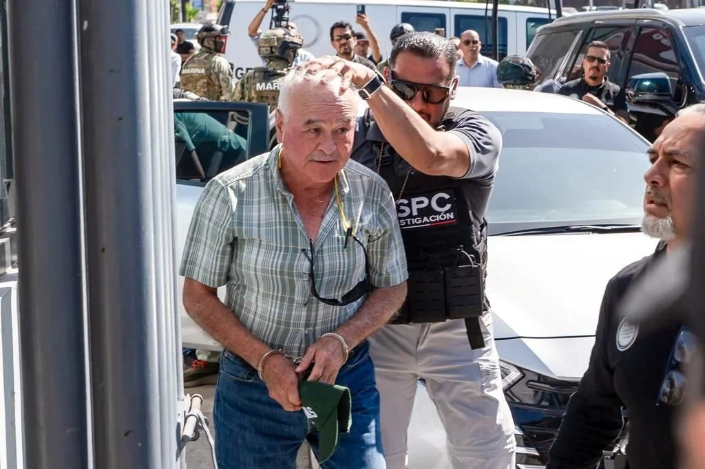 Llevan a Ruffo al Penal del Altiplano