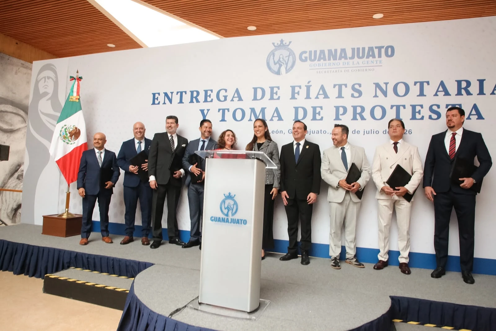 Presentan reforma para modernizar el sistema notarial 

