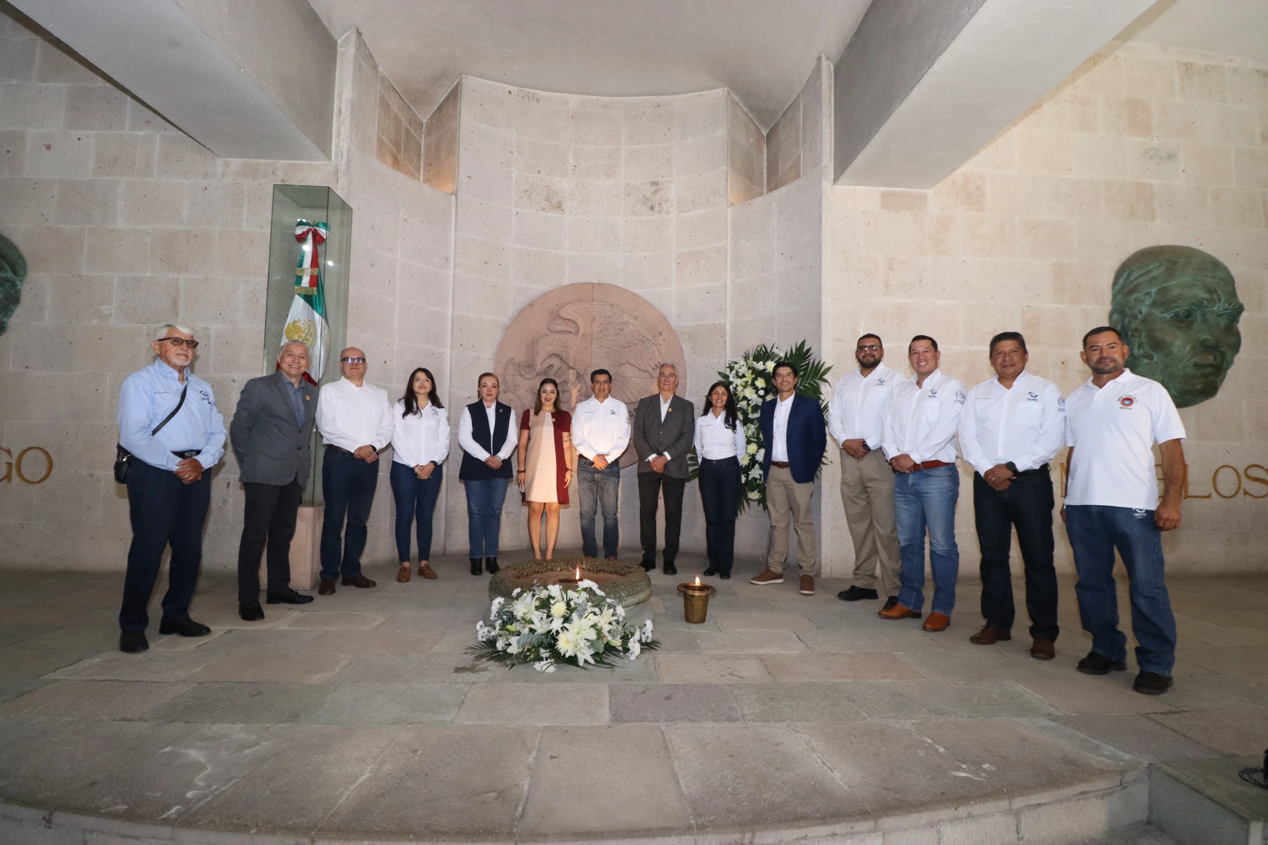 Encabezan renovación del Fuego Simbólico