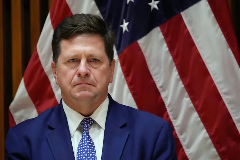 Nombran a Jay Clayton como Director de Inteligencia de EU