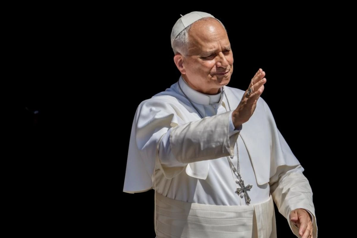 En tierras franciscanas, León XIV pide a jóvenes construir la paz