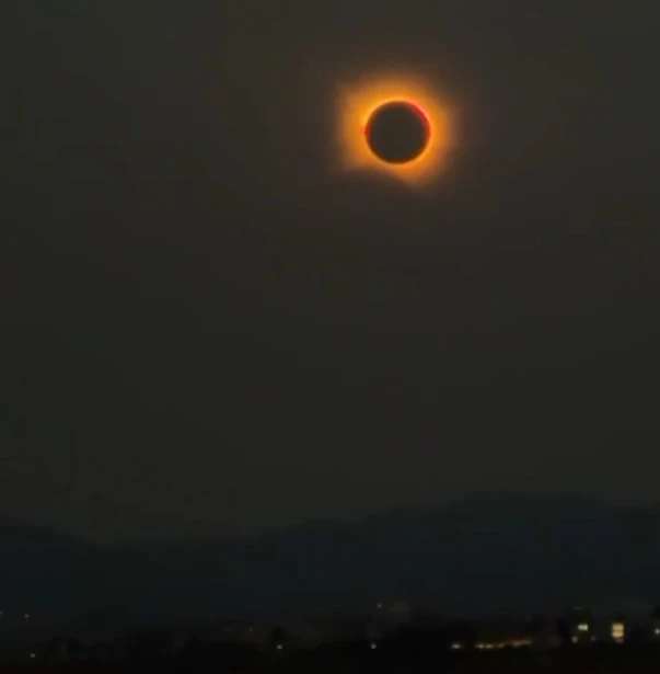 Eclipse oscurece España y parte de Islandia