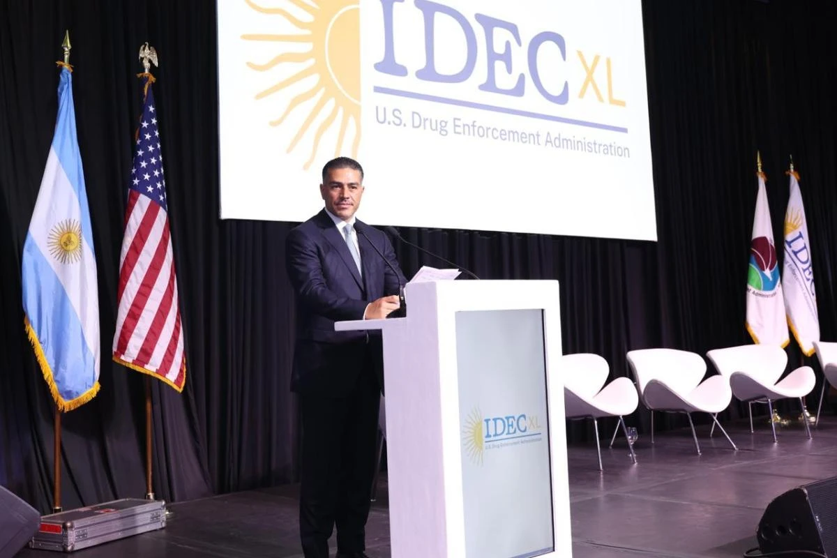 Director de la DEA, Terrance Cole, expresa su confianza en García Harfuch