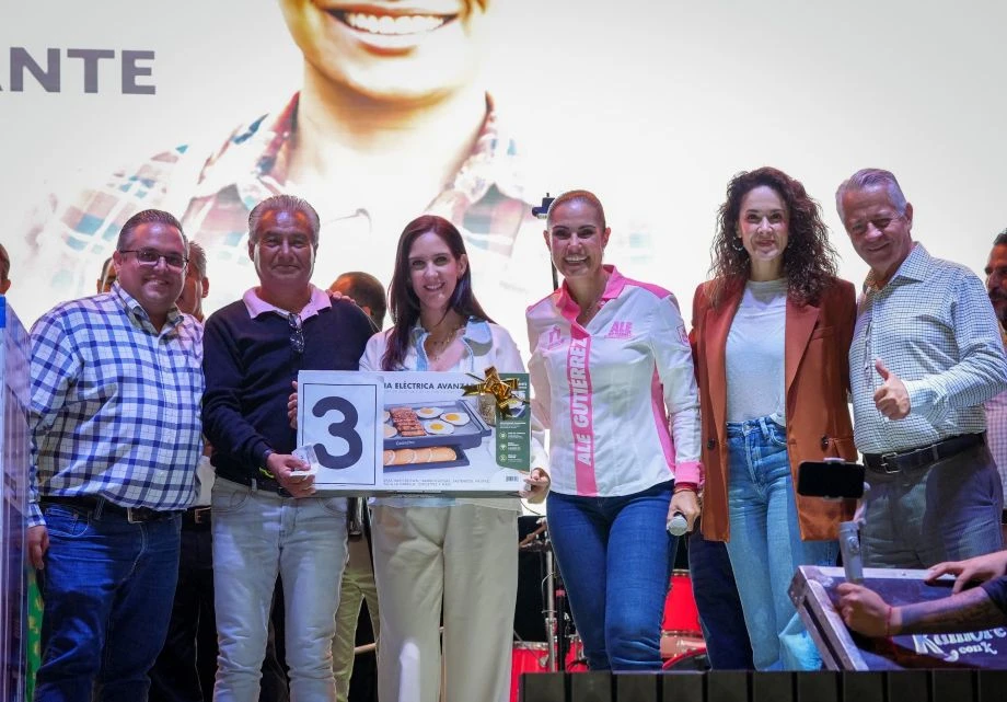 Celebra León el Día del Comerciante