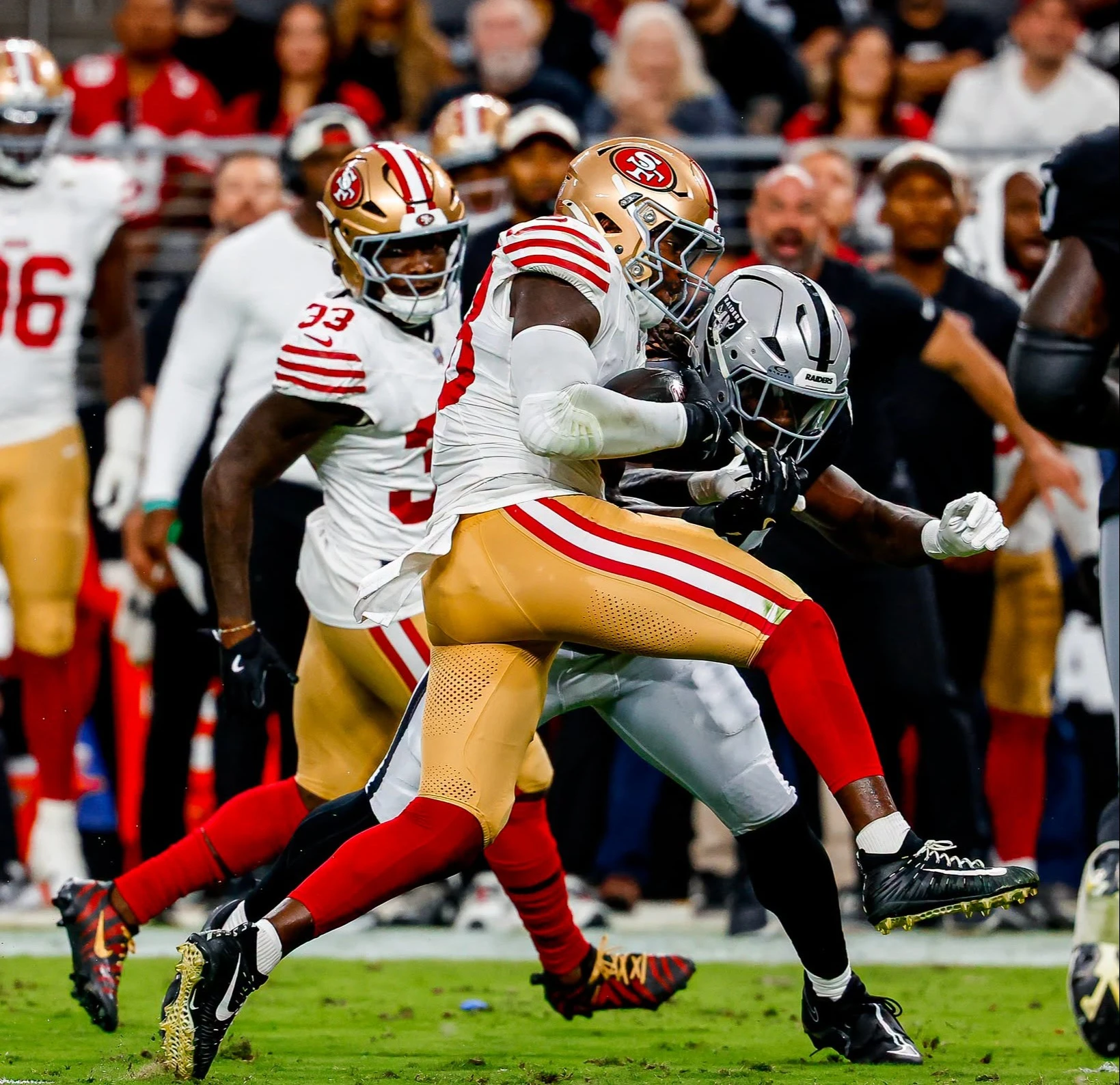 Caen Raiders ante 49ers al cierre de pretemporada